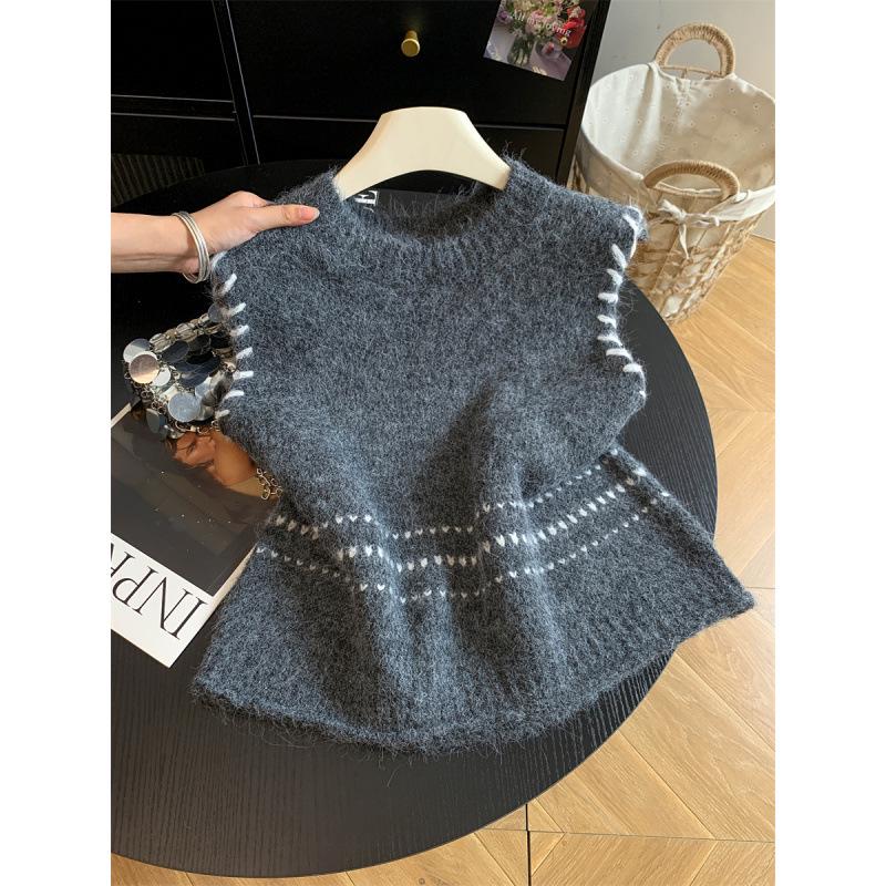 European High-End Knit Vest: 2026 Autumn/Winter Sleeveless Top Women's Style