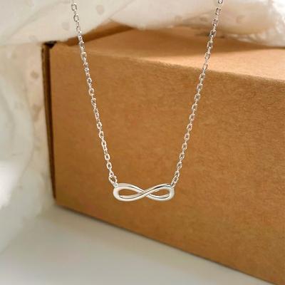 Gentle 8-letter Necklace Women's Exquisite INS Style Small Fresh Advanced Simple Collar Chain