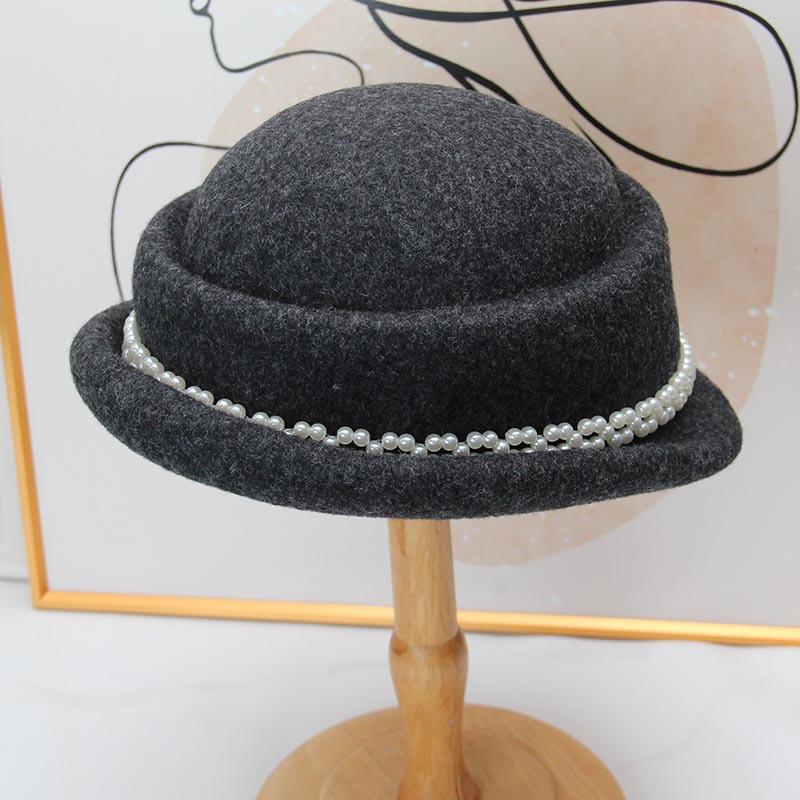Hepburn style wool beret women's autumn and winter new retro versatile styling top hat showing the face small crimping basin hat
