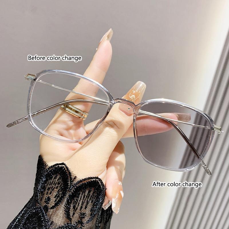 Photo-sensitive Anti-blue Light Men's Ultra-light Small-sized Near-sighted Glasses 6053