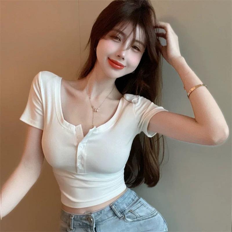 Women's Rose Red Slim Fit Short-Sleeve Crop Top - Stylish & Youthful Summer Essential