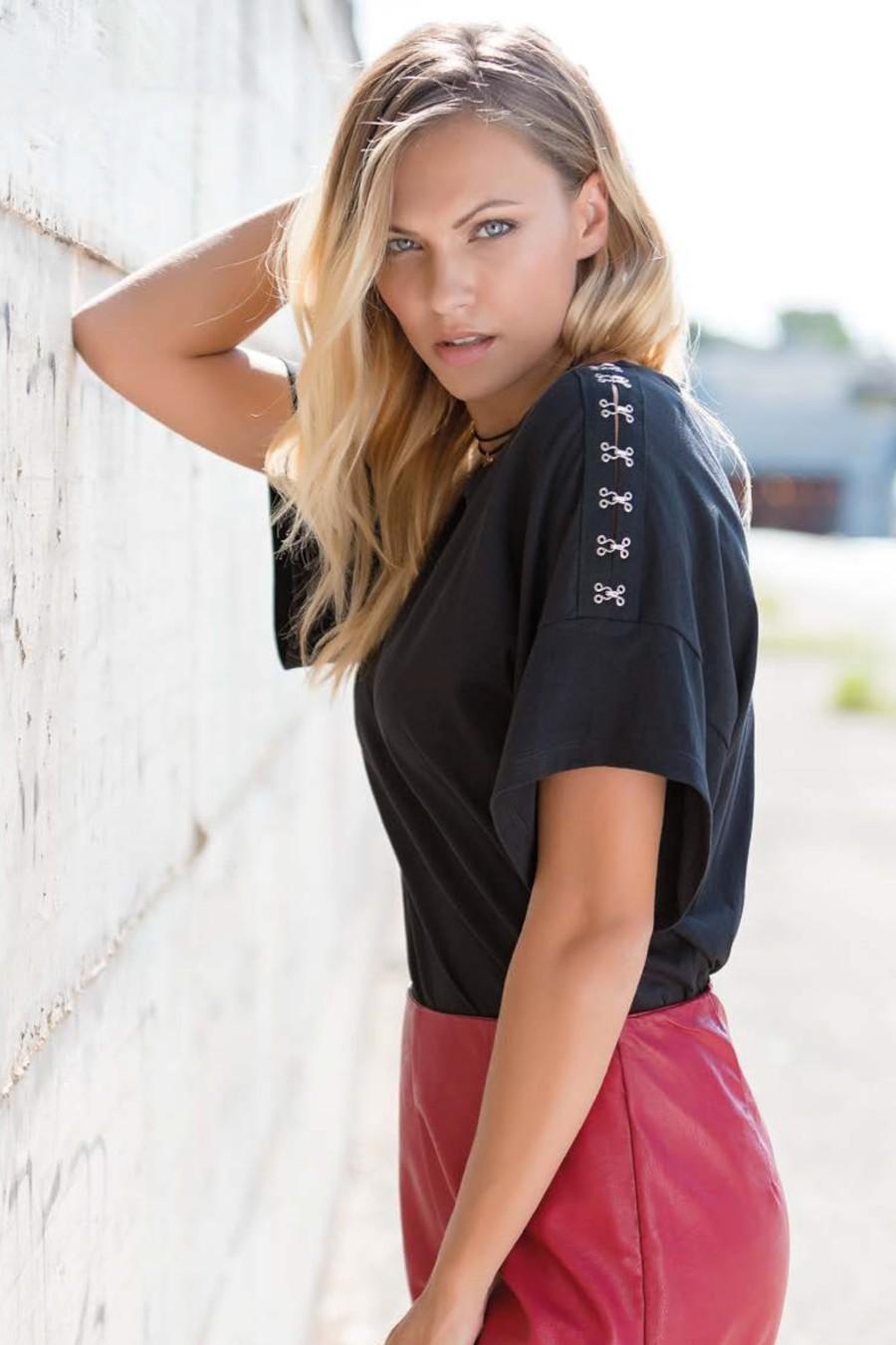 

Футболка Jadea (72297) 44/46(M/L) білий