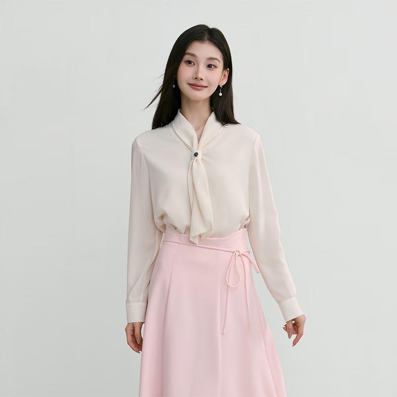 

Women s Elegant Bow-Tie Collar Blouse M