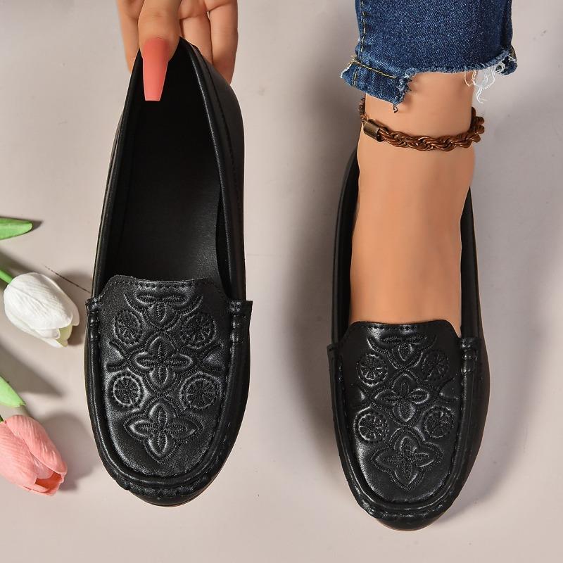 Fashion Women's Shoes Slip On Women's Flats Hot Sale Embroidery Casual Flat Shoes New Plus Size Solid Flat Low Heels