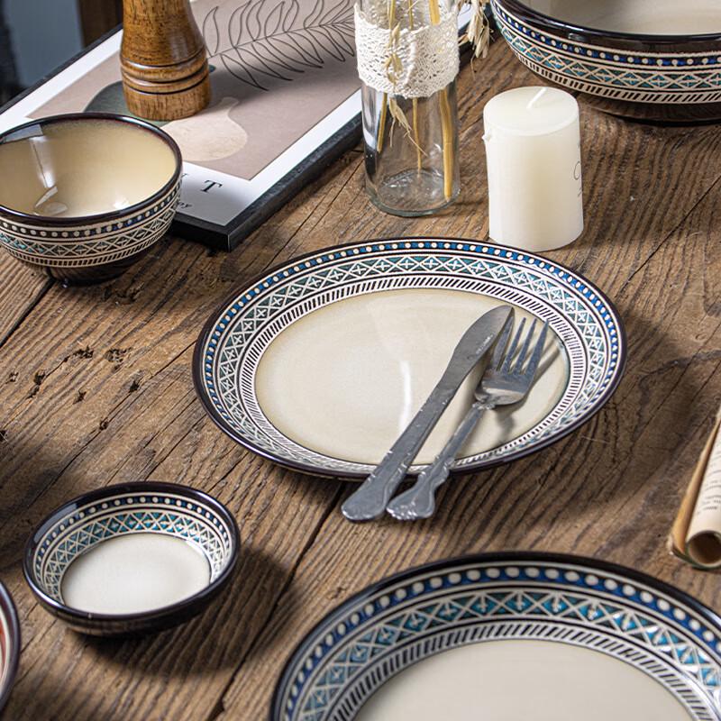 Zhi Shi Embossed Underglaze Ceramic Tableware