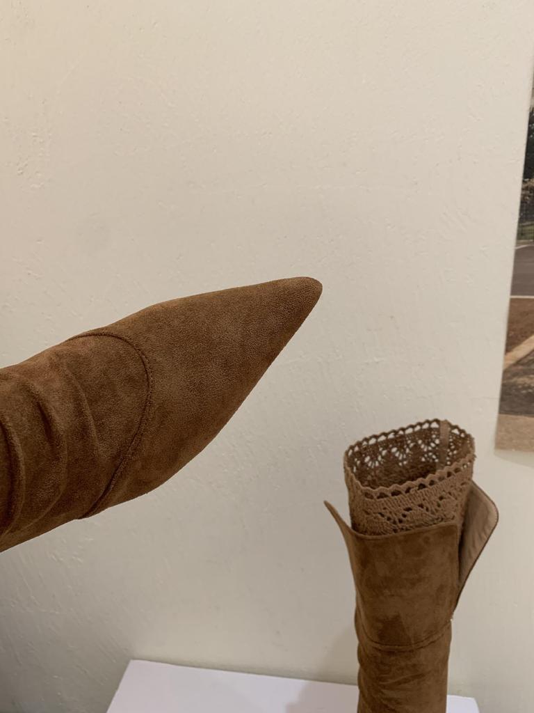 Autumn/Winter 2025 Vintage Lace-Trimmed Pointed Toe Ruched Cowboy Boots