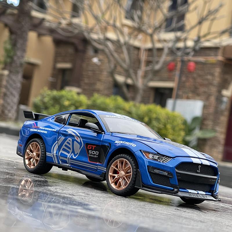 Maßstab 1:24 Mustang Shelby GT500 Druckgussauto-Modellspielzeug, zurückziehbares Spielzeugfahrzeug mit Ton und Licht für Kinder, Kleinkinder, Jungen und Mädchen, Geschenkkollektion
