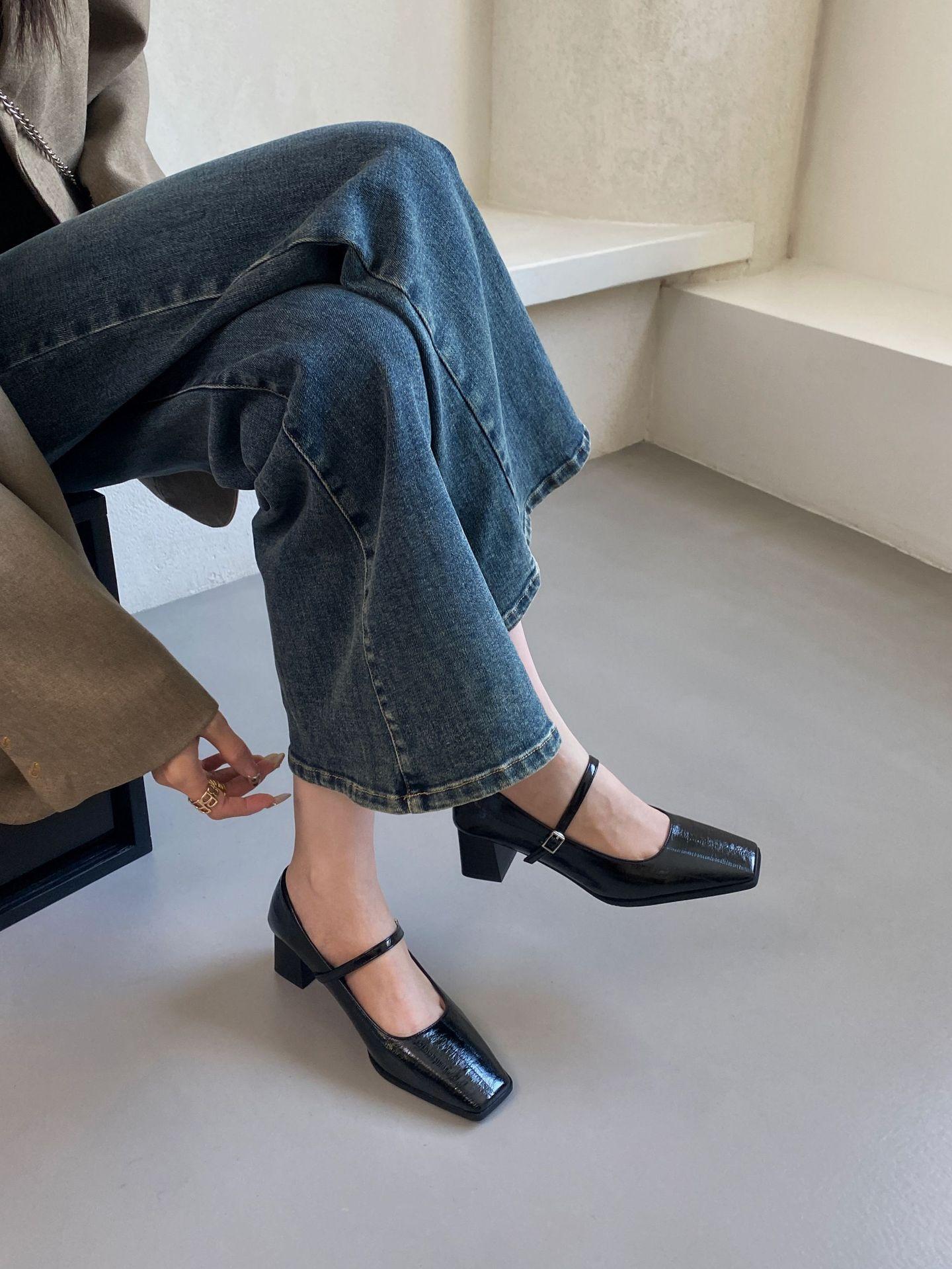 

Retro single shoes 2025 spring women s French high heels thick heel not tired feet versatile and comfortable professional style work shoes women 35