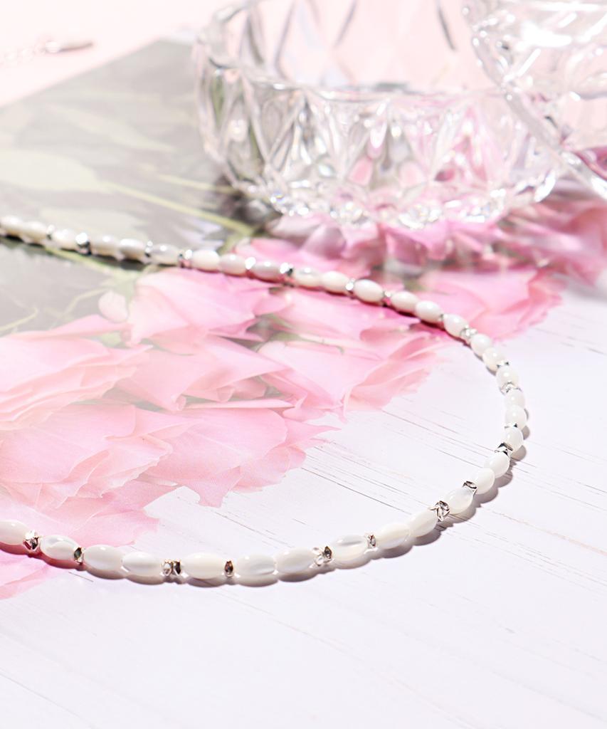Polalita White Oval Mother-Of-Pearl & Silver Point Necklace (Plt-Nl-083_Wt)