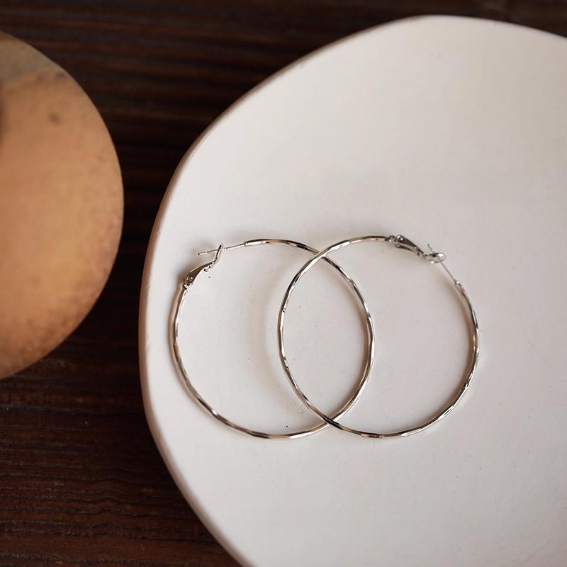 

Musla Design Ювелирные клипсы Модные серьги-кольца для женщин Stud Earrings серебряный