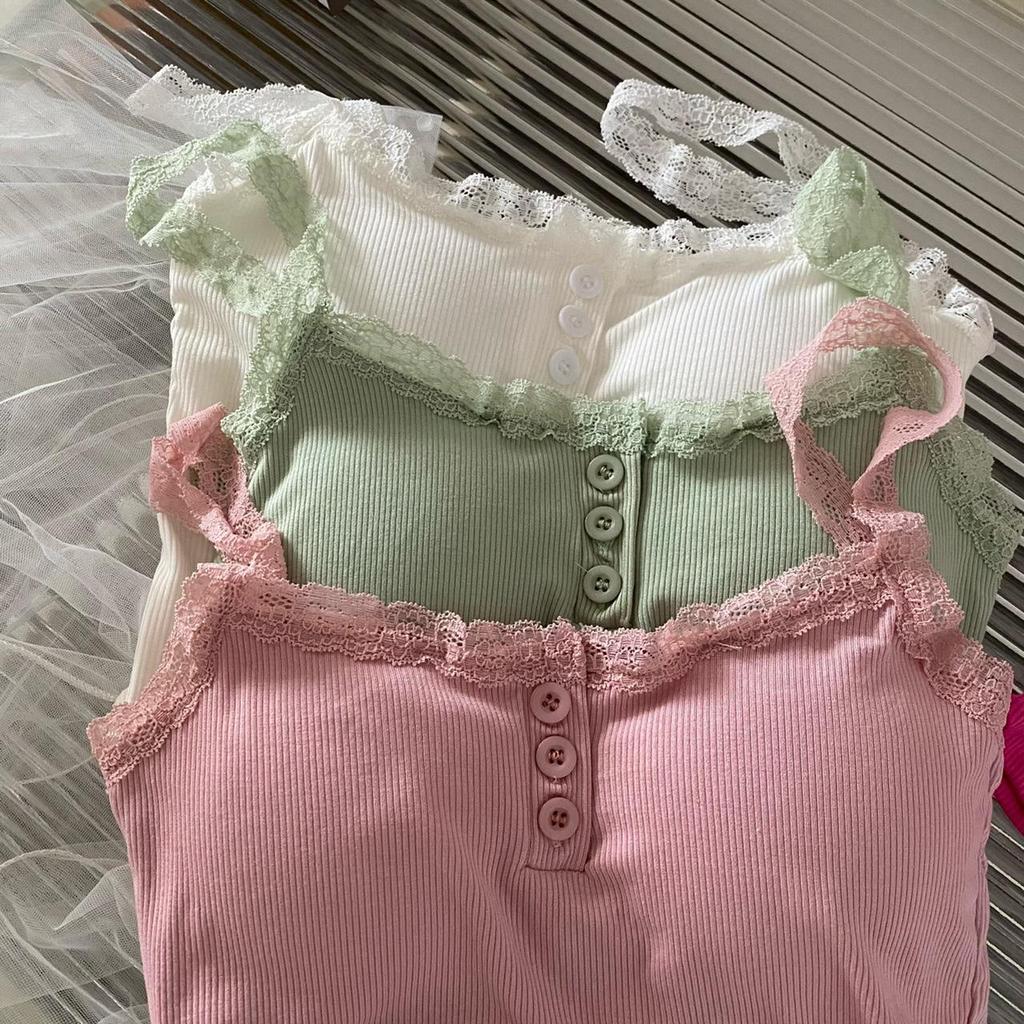 Elegantes geripptes Spitzen-Camisole mit Brustpolster - Weiche Baumwolle, Stilvolles Rückendesign