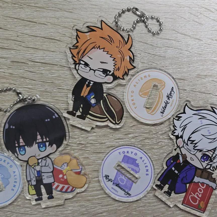 

Кафе Tokyo Aliens Collaboration продает Амамию, Сёю и Нацуки