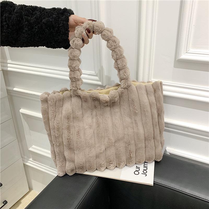 Autumn and Winter Large-capacity Plush Bag, Women's Single-shoulder Tote Bag, Class and Commuting Plush Tote Bag