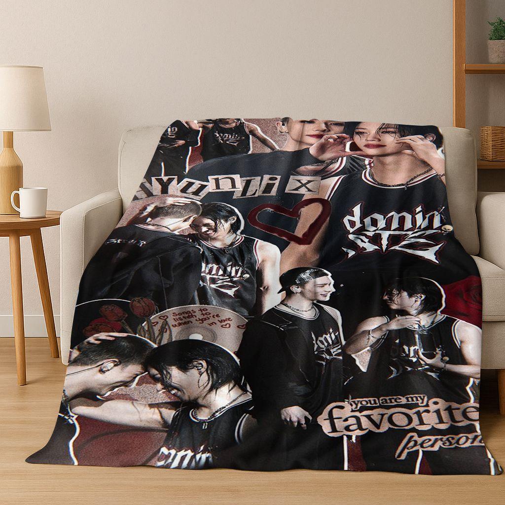 3D Hyunjin Solo KPOP Singer Flannel Blanket,Warm and Cozy Soft Throw Blanket for Home Bedroom Bed Sofa Picnic Office Cover Gift