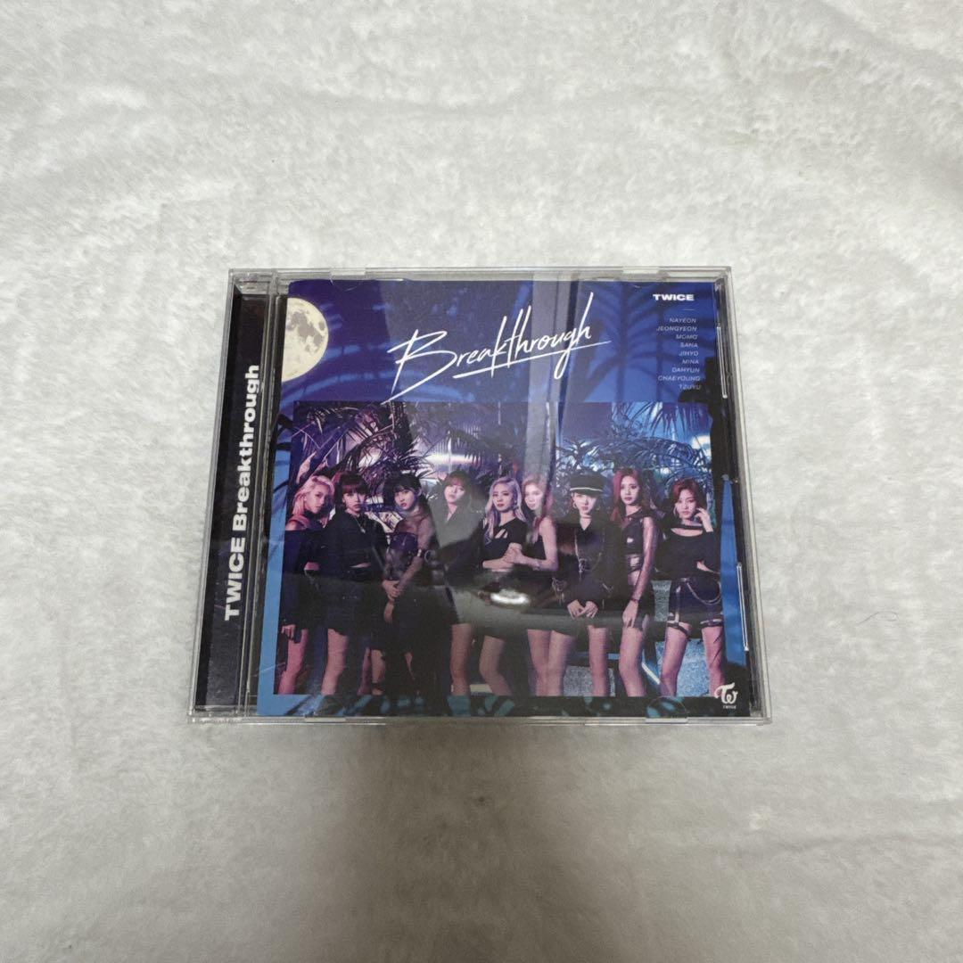

[USED] TWICE Breakthrough CD