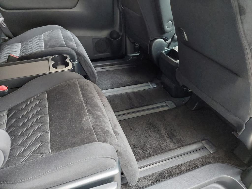 Delica D5 Mata Podłogowa Mata Samochodowa Zestaw z Bagażnikiem Bez Stopnia samochody wyprodukowane po lutym Czarna Specyfikacja Blokująca Mata, Mata, Czarny, 7-miejscowy,