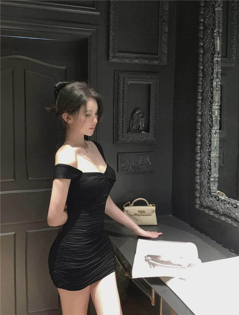 2024 Women's Pleated Waist Slimming Suspender Dress