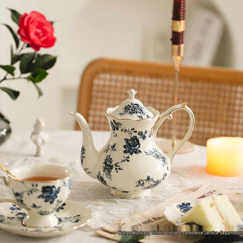 French Retro Blue & White Ceramic Tea Set: Cup, Saucer, Teapot for Elegant Afternoon Tea