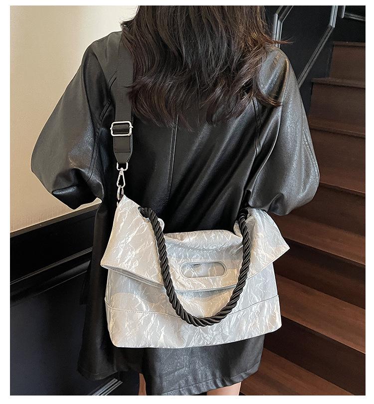 2025 Autumn Versatile Large-Capacity Women's Crossbody Tote Bag