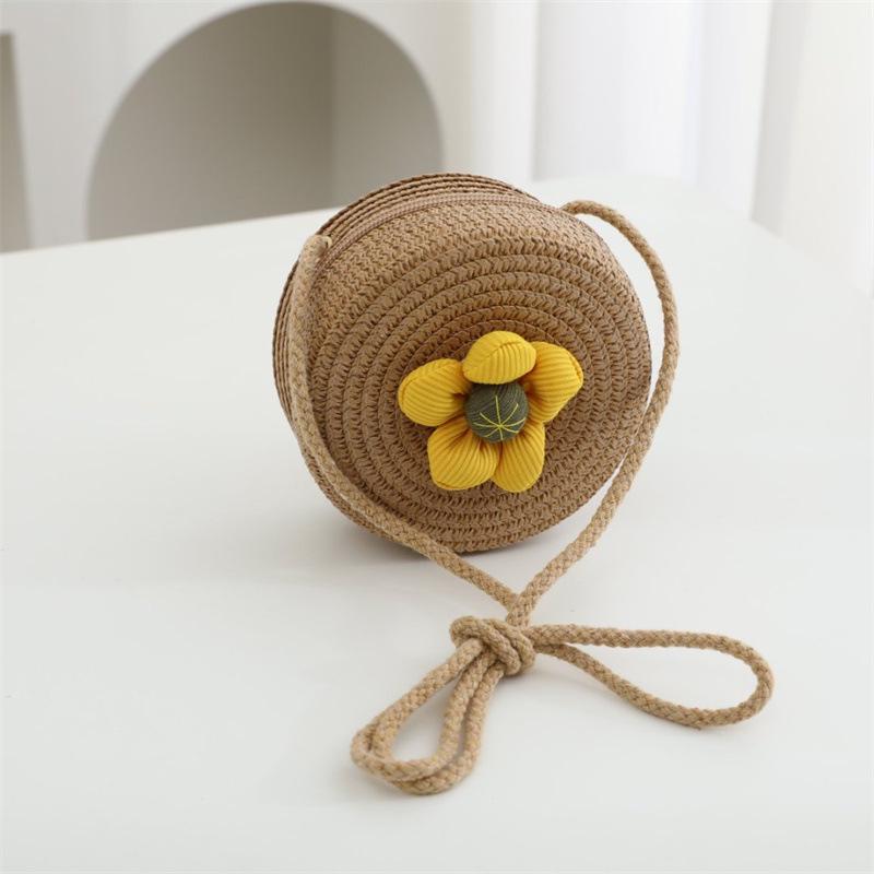 Children's Straw Woven Crossbody Bag - Small Girl's Phone and Coin Purse for Summer Outings and Seaside Trips