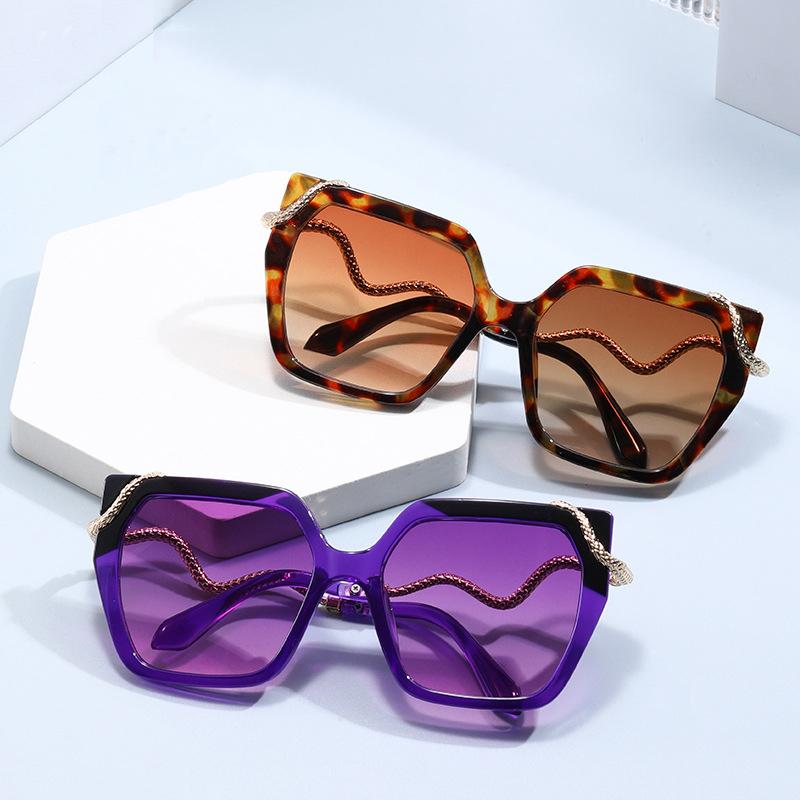 Protective Glasses 2pcs Large Frame Square Sunglasses Women Metal Frame Eyewear Gradient Design Ladies Snake Decoration Glasses