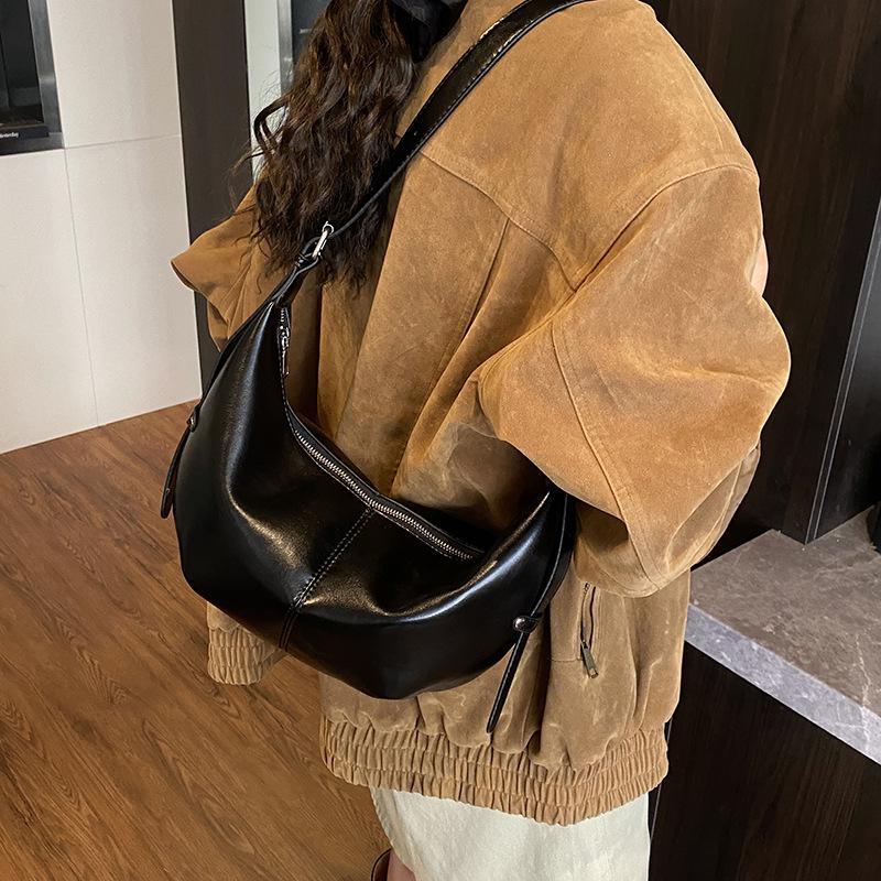 Niche Women's Retro Large Capacity Single Shoulder Bag - Autumn 2025 Casual Square Underarm Bag