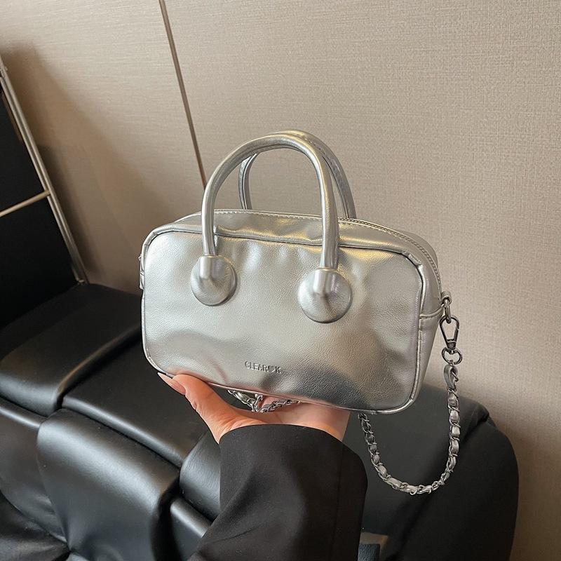 Premium Texture Versatile Pillow Bag Women's New Autumn and Winter Fashion Commuter Chain Crossbody Small Bag