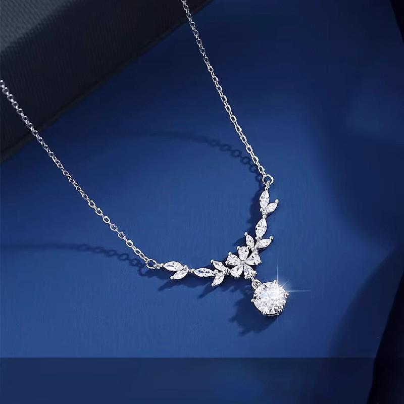 S925 Sterling Silver Moissanite Tassel Laurel Pendant Clavicle Chain Necklace with Fresh Flower Branch Design for Women