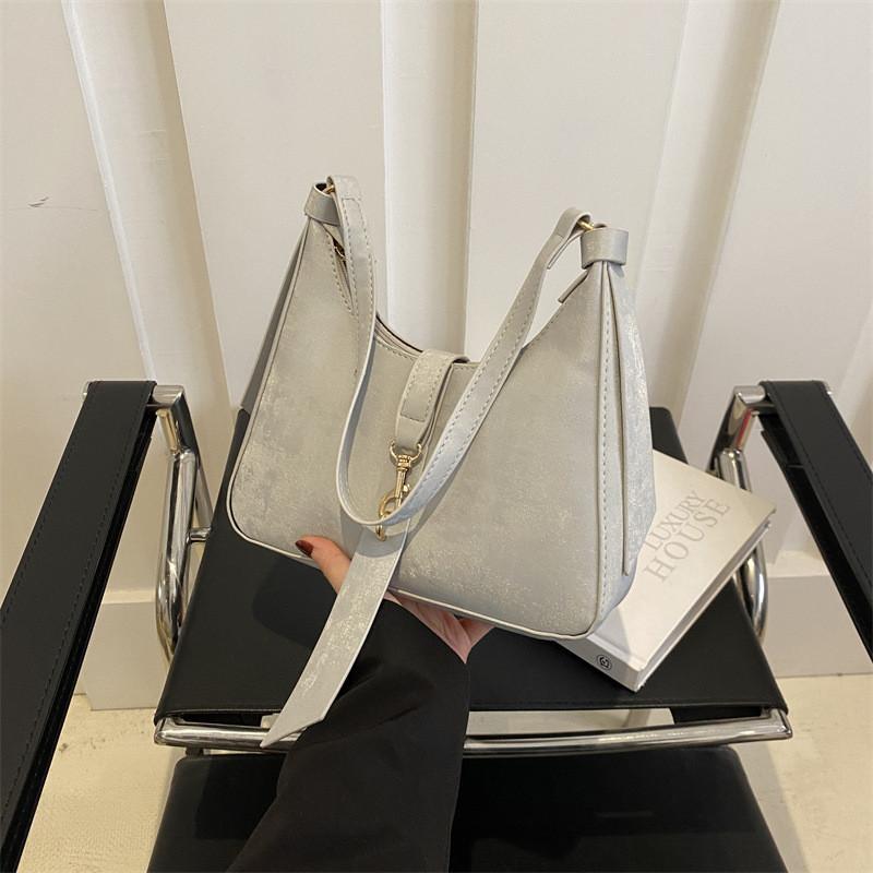 Fashionable Underarm Bag For Women With Soft Pu Leather And Zipper Closure серый