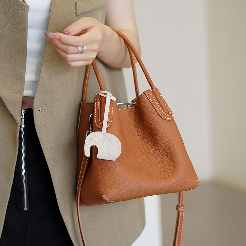 New First-layer Cowhide Vegetable Basket Bag Texture Versatile Simple Messenger Bag Commuter Shoulder Bucket Bag