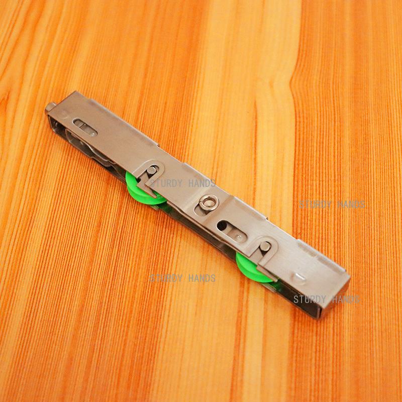 2pcs Old style sliding door pulley grounds Aluminum alloy 13x21 stainless steel silent bath sliding door