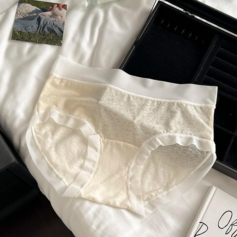 

Sweet Ice Silk Seamless Women s Quick-Dry Underwear - Comfortable, Breathable, Skin-Friendly, Soft, Mid-Waist Triangle for Young Girls. L (95-115 jin)