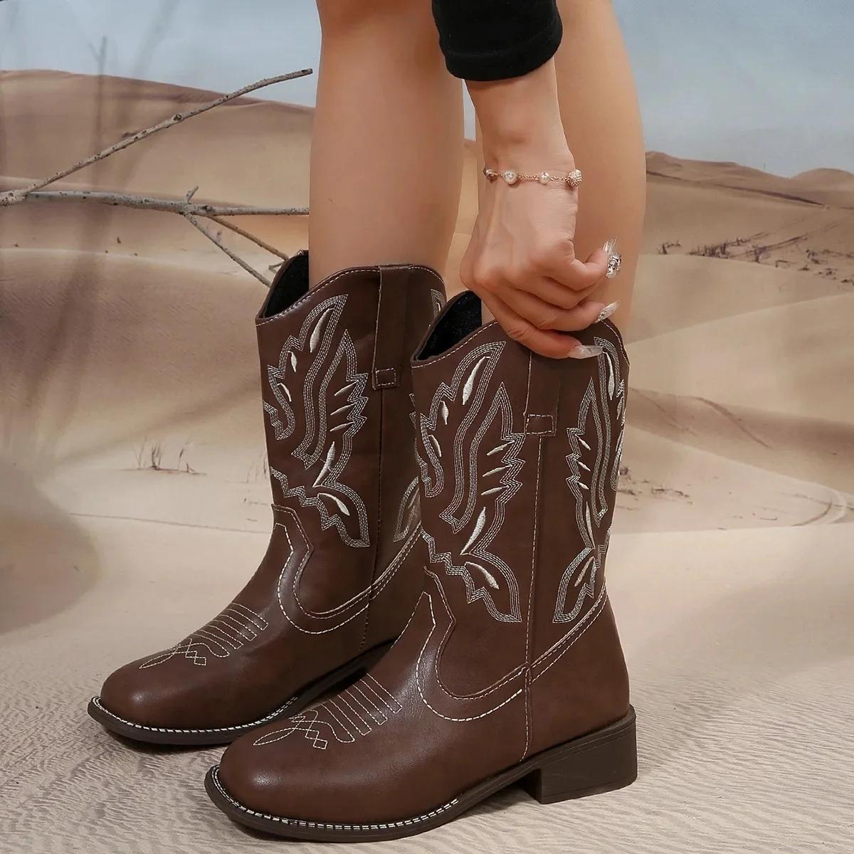 

Fashion Large Size Embroidered Western Cowboy Boots Women s Autumn Winter V-notch Chunky Heel Short Boots Pure Color Totem 36 коричневий