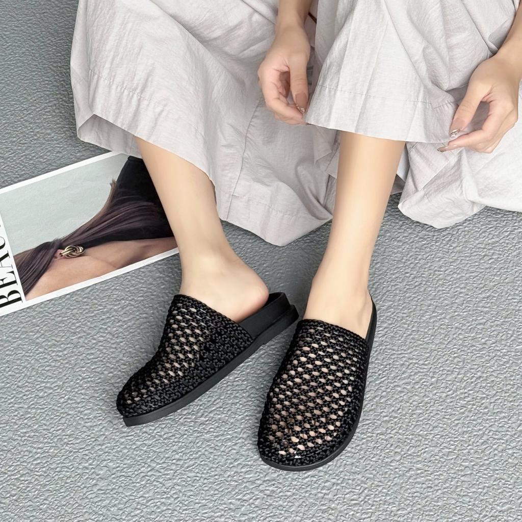 2025 New Leather Hand-woven Retro Bag Head Slippers Wear Thick Bottom Hollow One Pedal Lazy Sandals Woman