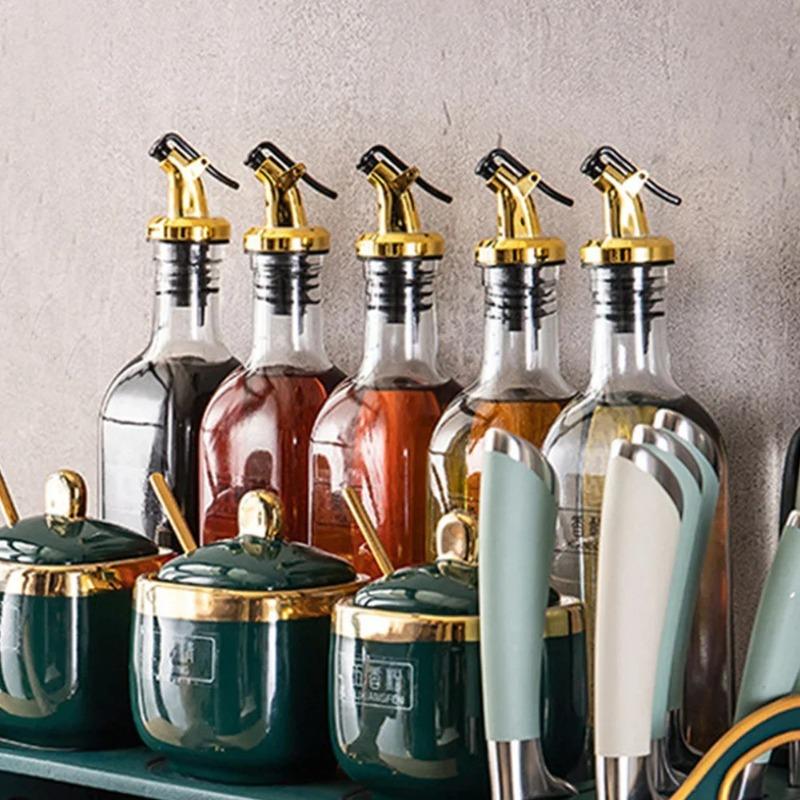 2pcs Oil bottle stopper Kitchen press type oil guide nozzle Sealed leakproof spray Soy sauce seasoning bottle oil nozzle plug