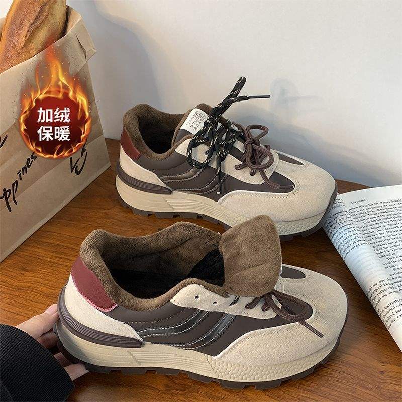

Maillard retro Hong Kong style street shot thick-soled velvet Forrest Gump sports shoes women s 2025 winter new thermal cotton shoes 40