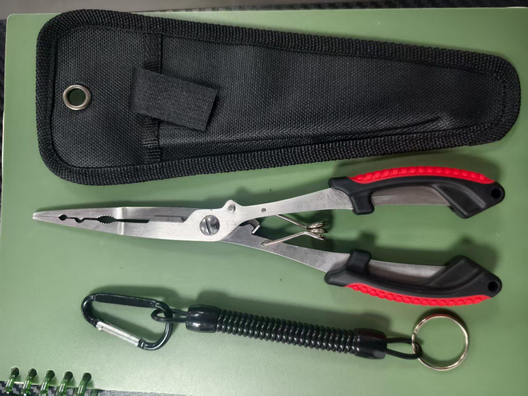 

Multifunctional Stainless Steel Fishing Pliers with Mirror Finish 21CM Length Includes Safety Lanyard and Storage Pouch for Fishing Tools One Size красный