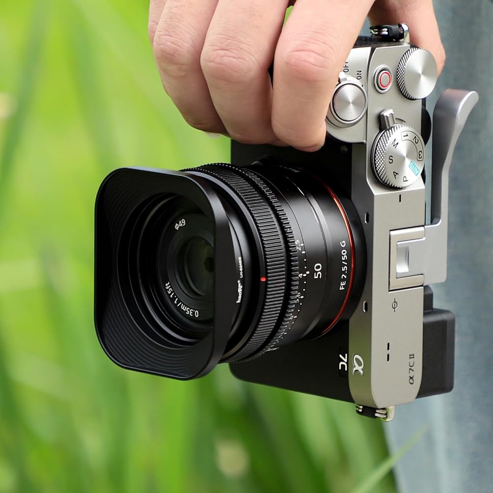 Haoge Metal Square Bayonet Lens Hood for Sony FE 40mm F2.5 G, FE 50mm F2.5 G, FE 24mm F2.8 G, RX1RIII M3, RX1R, RX1RII, R3, RX1M2 Lens Hood with Metal