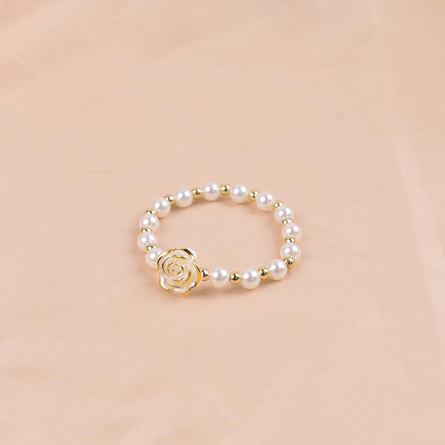 Elegant Vintage Court Style Camellia Pearl Jewelry Set: Necklace, Bracelet, and Stud Earrings