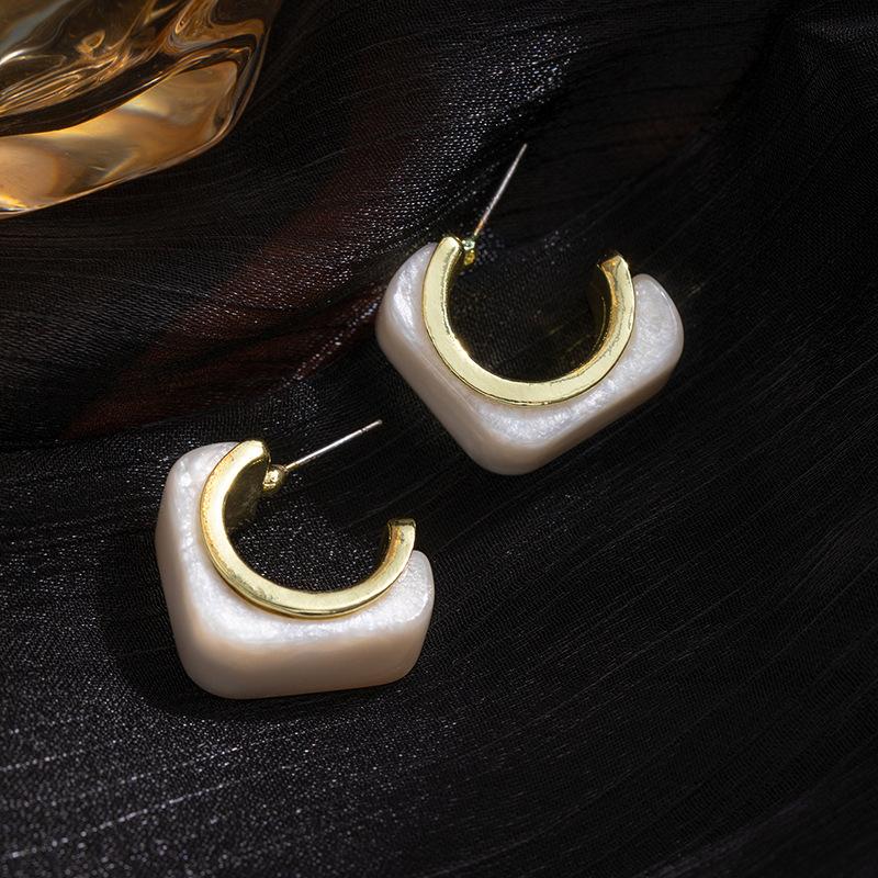 Silver Needle Retro Smudge C-Shaped Stud Earrings Simple And Versatile Maillard Earrings Women'S Light Luxury High-End Niche Ear Jewelry