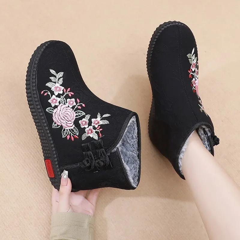 Winter Ethnic Style Embroidered High Boots Warm Non-Slip Soft-Soled Cotton Shoes for Elderly
