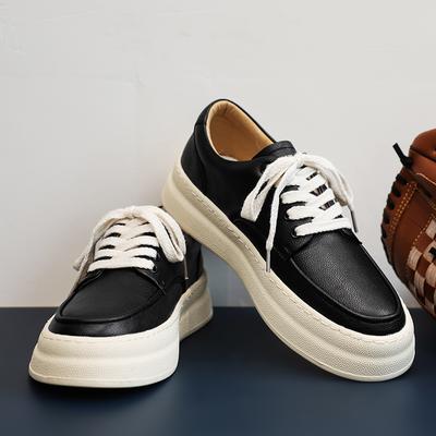 Mode Luxusmarke Herrenschuhe Bequeme Outdoor-Lederschuhe Neue Schnürschuhe Atmungsaktive Retro-Freizeitschuhe für Herren Walking-Sneaker Mokassin