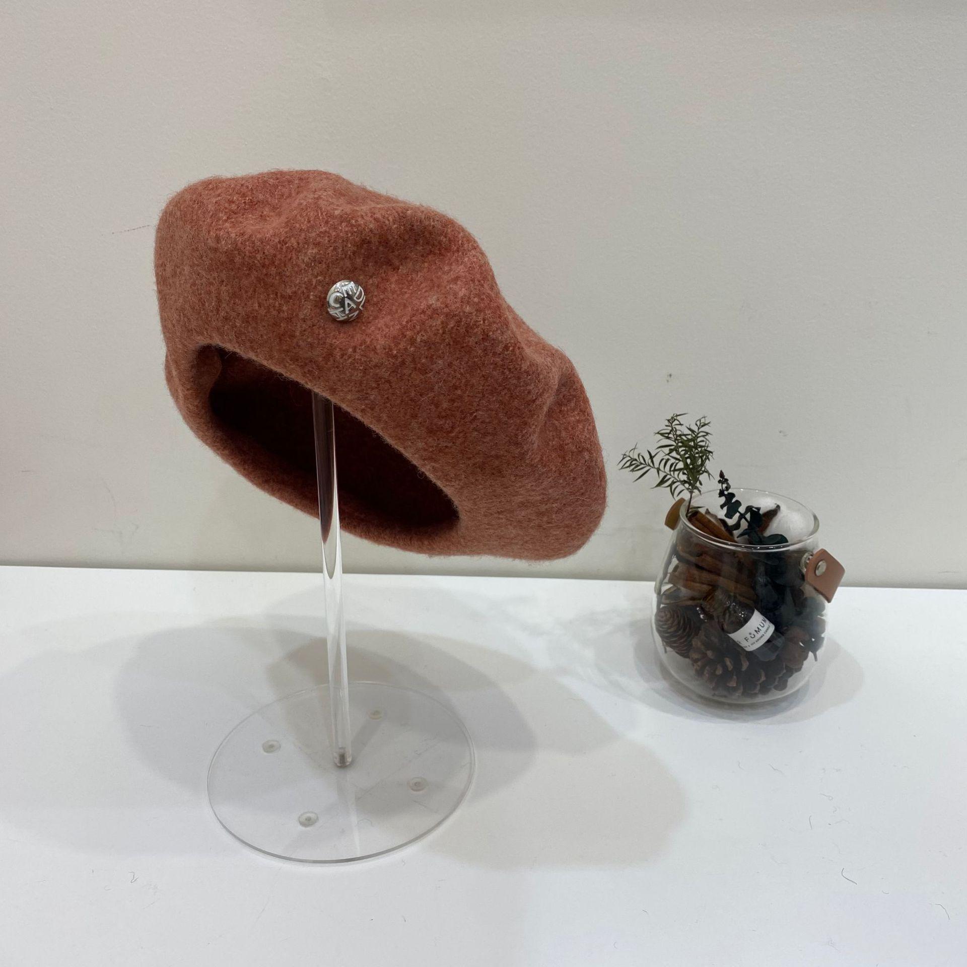 

Женский высококачественный шерстяной берет: Застегивающаяся на пуговицы, в стиле ретро, однотонная, универсальная шляпа для осени и зимы One Size