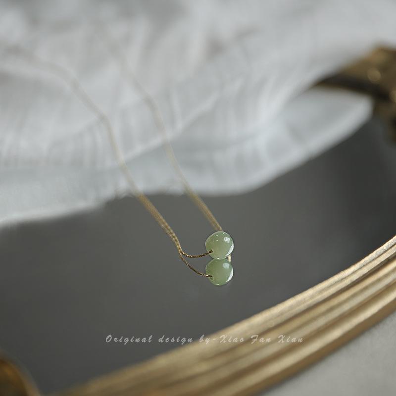 Elegant and Smooth Texture Hetian Jade Bead Necklace for Women, French Minimalist Collarbone Chain, Light Luxury Niche Design Pendant