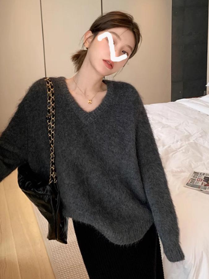 Women's Gray V-Neck Mohair Sweater - Cozy Autumn/Winter Knit Pullover