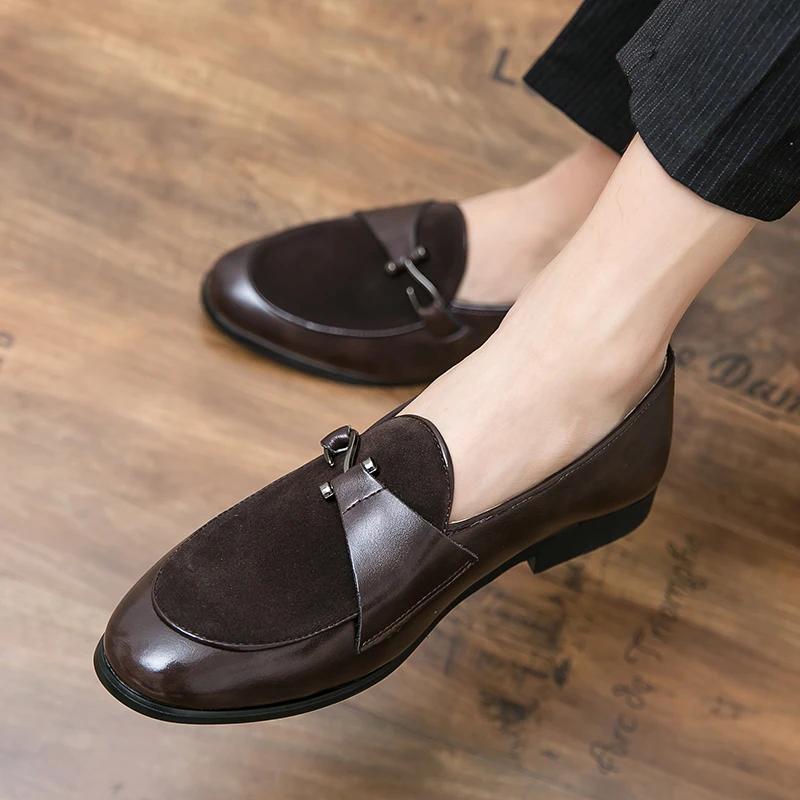 Fashion New Fashion Trend Daily Shoes For Men 2024 Patent Leather Stitching Suede Metal Hook Decoration Male Comfortable Casual Loafers