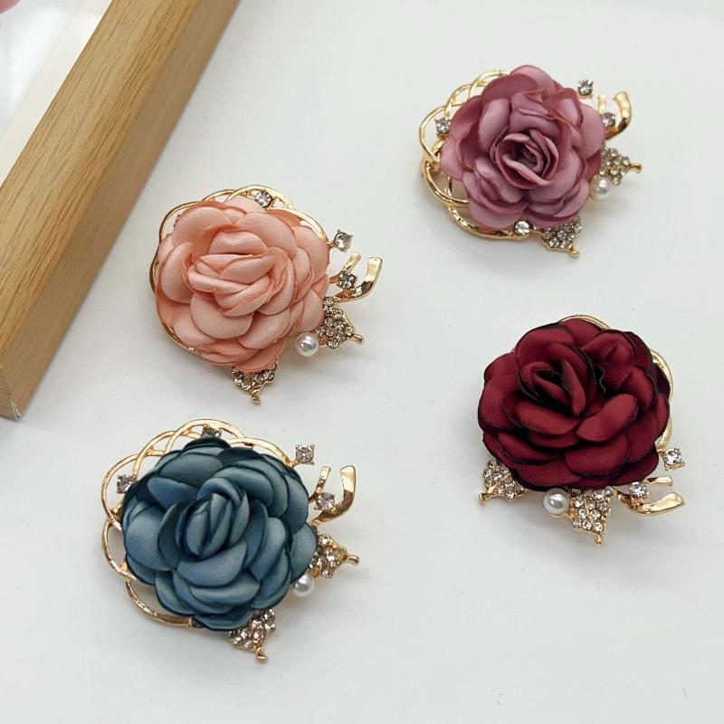 1Pcs High-End Fashion Pearl Women's Jewelry Accessories Retro Fabric Rose Flower Brooch Pin Clothing Flower Brooch