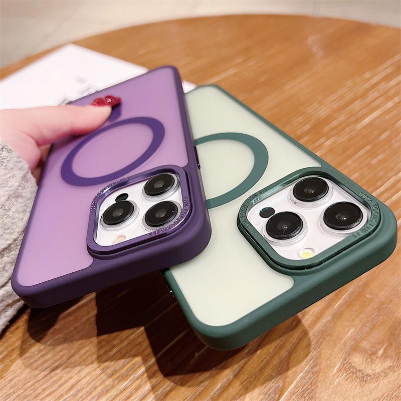 Hardware Lens Is Suitable for Apple 15 Mobile Phone Case, Skin Sense Magnetic Attraction iPhone14 Advanced Sense 13promax Hard Case Tide