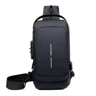 Bolso cruzado de pecho impermeable de cuero antirrobo con carga USB para deportes y motociclismo.