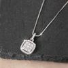 1 Women's Fashionable Necklace, Stylish and Elegant, Light Luxury Style, High-end Niche Collarbone Chain
